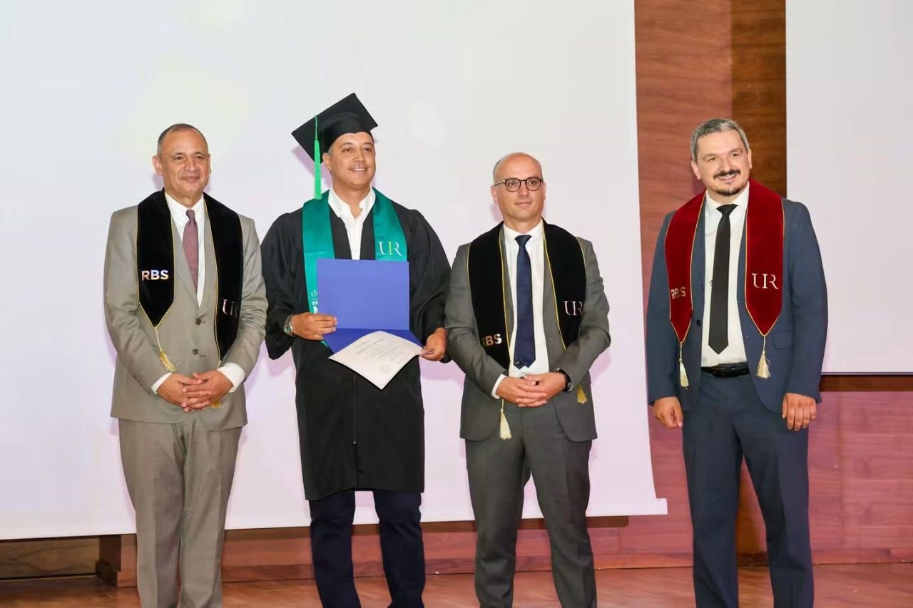 Graduates and faculty